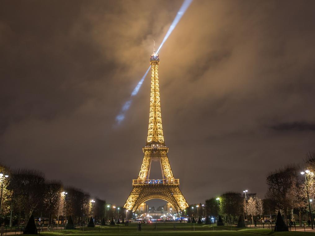 20,000 light bulbs in Eiffel Tower