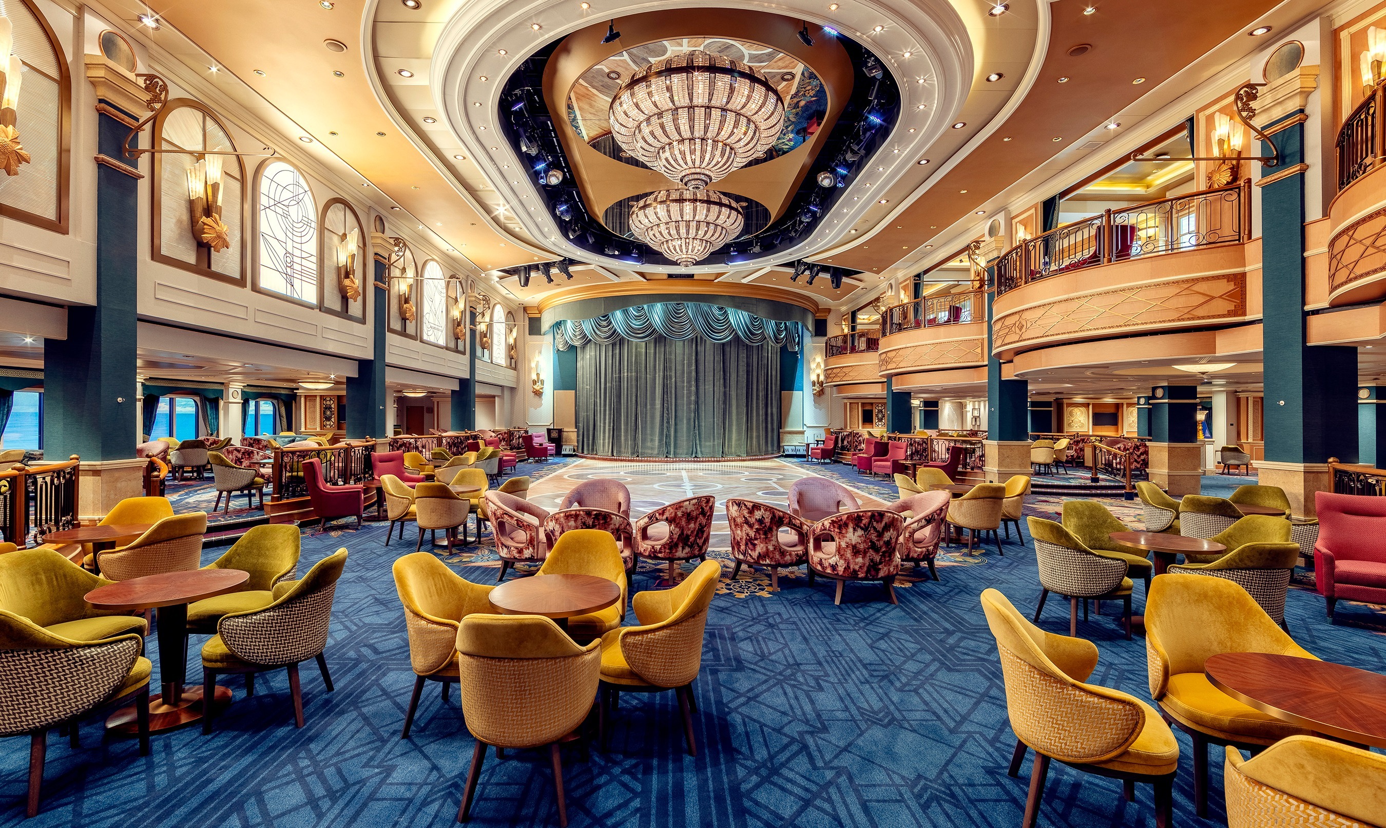 Cunards Dazzling Queen Elizabeth Arrives to Miami for the First Time to Begin a Full Season