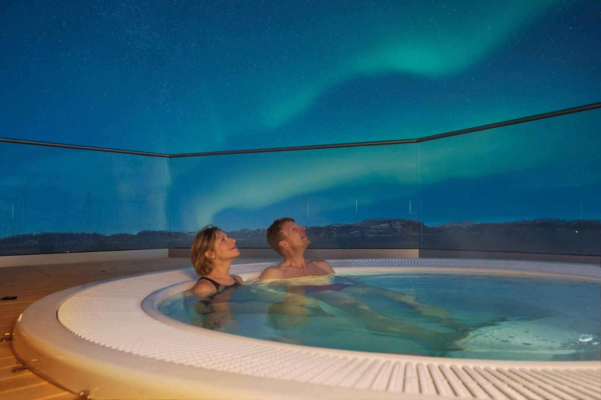MS Richard With Hot Tub