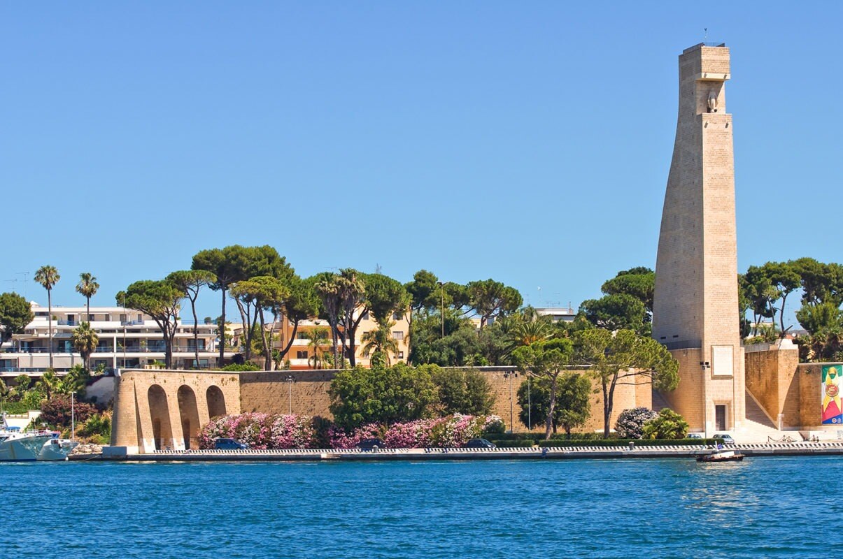 Monument to Italian Sailors