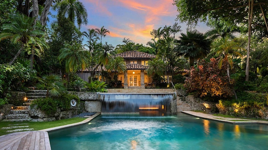 Travel Back to 1896 HX Expeditions Launches Vintage Cabin Experience for Its 130th Anniversary