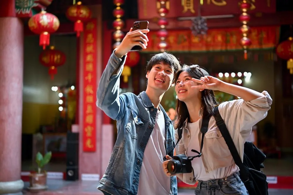 YOung Travelors
