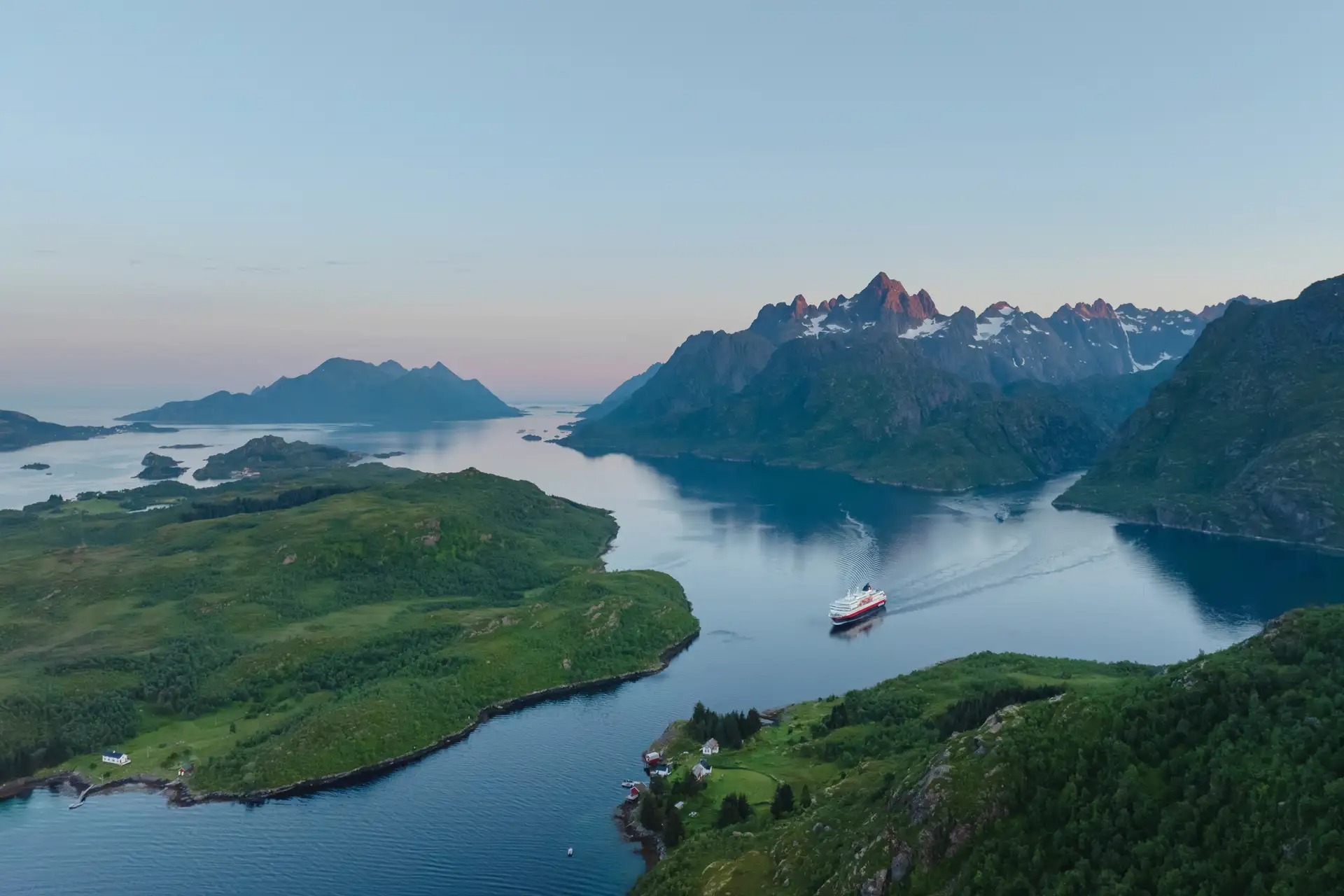 big discount with Hurtigruten